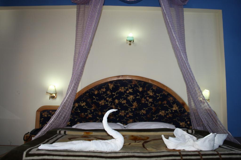 Hotel Ocean Blue Manali Экстерьер фото