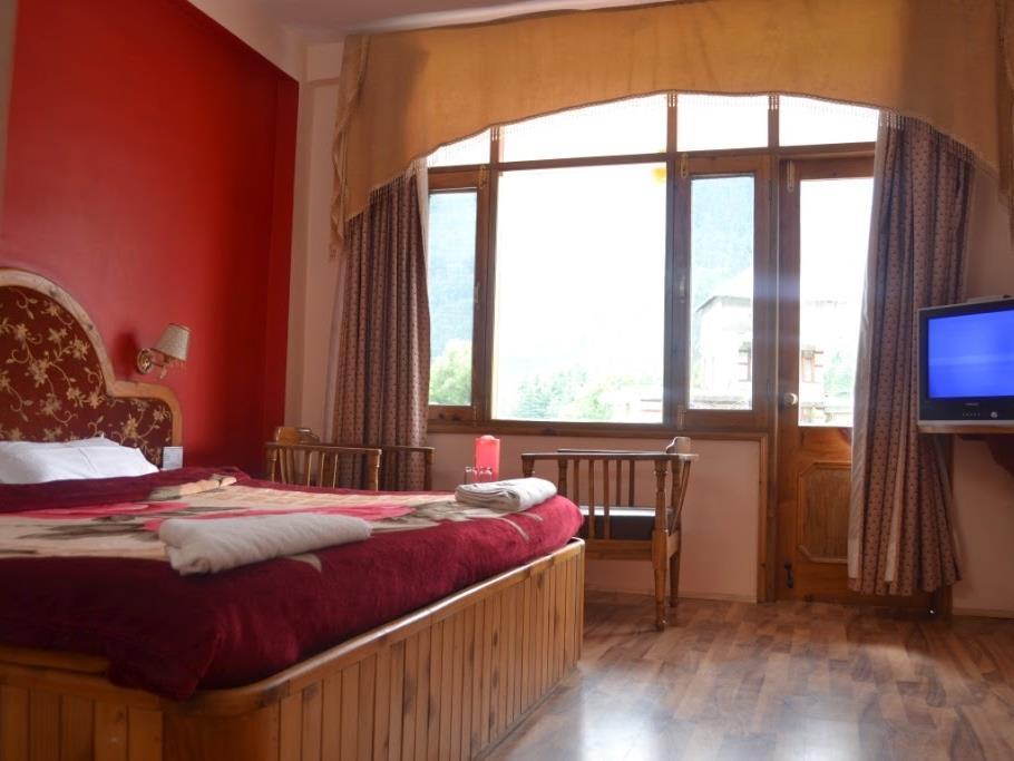 Hotel Ocean Blue Manali Экстерьер фото